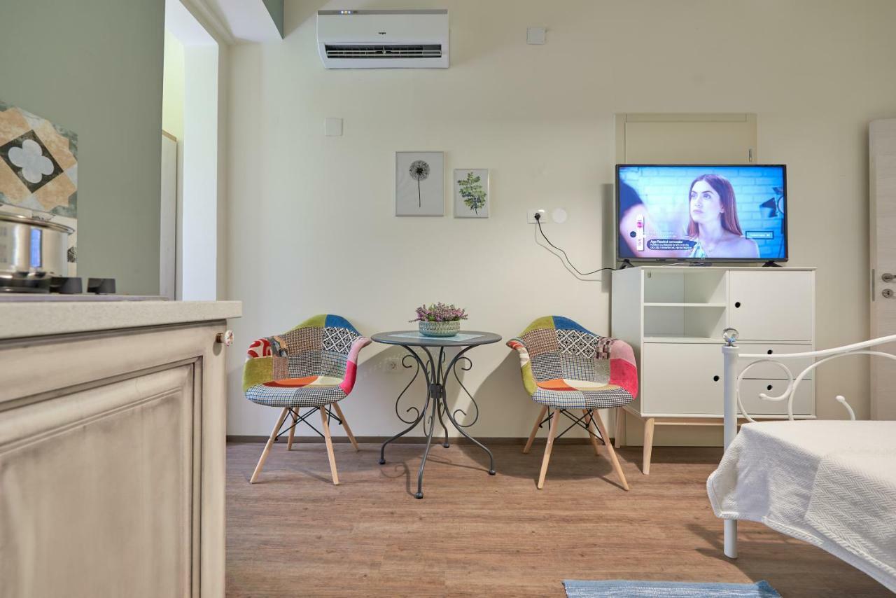 Old City Romanitic Studios 1 With Free Private Parking Pula Ngoại thất bức ảnh